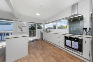 Spacious house 5 minutes walk to St Helier Beach - 5