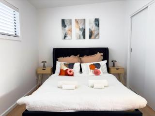 Cozy Tiny Home Near Hobart and Tasmanias East Coast - 0