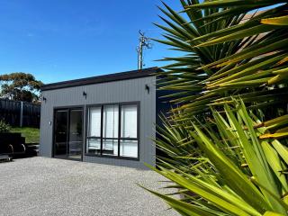Cozy Tiny Home Near Hobart and Tasmanias East Coast - 2