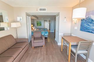 Direct Oceanfront Amazing Views In Camelot Resort! - 4