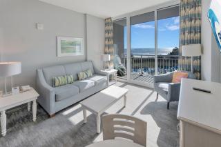 Direct Oceanfront w Nice Decor, Modern Low Floor! - 0