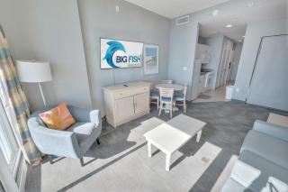 Direct Oceanfront w Nice Decor, Modern Low Floor! - 3