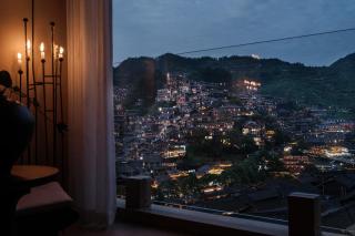 See the mountains, find the place to stay - 9