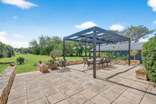 The Cheese Factory - A Sprawling Coastal Estate - 1