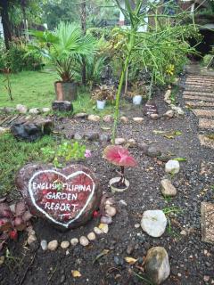 The English Filipina Secret Garden Resort - 3