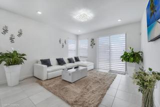 3600sqft, Super home in Miami ! - 1