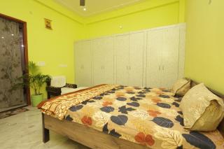 Hare Krishna Homestay - 8