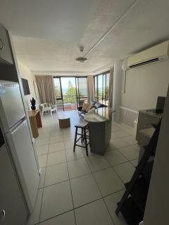 Heart of Yeppoon - Ocean View Apartment - 6