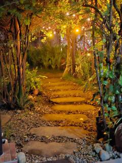 The English Filipina Secret Garden Resort - 7