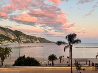 Apartment les Sablettes panoramic sea view - 8