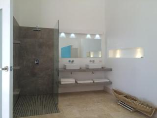 Playa Bonita Modern Beachfront Penthouse Retreat - 9