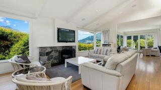 Panorama Views Majestic Mountain Vistas - 4