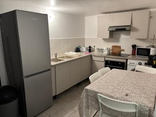 Appart 4 chambres, 3 SDB, avec parking privé - 0