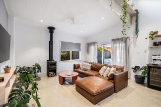 The Ausly Architectural Coastal Retreat with pool pet friendly - 7