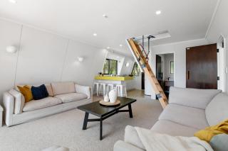 Okawa Bay Lakeside - Lake Rotoiti A-Frame - 2