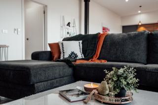 Luxury Family Stay-Spacious House & Granny Retreat - 8