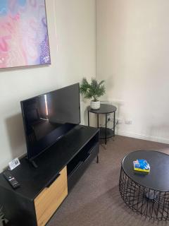 Cozy Auburn 2BR - Fast Access to Sydney & Beyond - 2