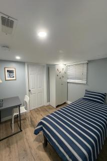 Heart of Toronto Home - 9