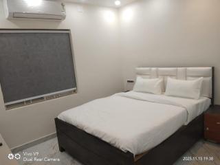 Townhouse Puri Bypass Crossway Formerly Hotel Pratee Heights - 7