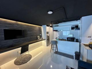 Center of Nimman Cozy Studio room - 4