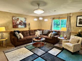 Spacious 2 Bedroom Lower Level with Garage Stall - 8