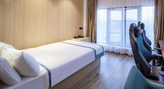 City Comfort Inn Wuhan Yangluo Wanda Plaza - 1