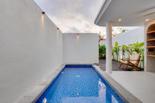 Modern 1BR Villa Bougenville LaLuxe A15 Sanur - 4