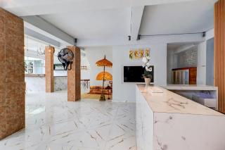 Townhouse Oak Legian Near Legian Beach Formerly Sayang Maha Merta - Legian - 1