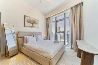 fam Living Ultra Luxury 3BR Burj Khalifa View - 4