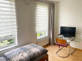 Work and Stay Apartment Cologne- Fühlinger See - 4