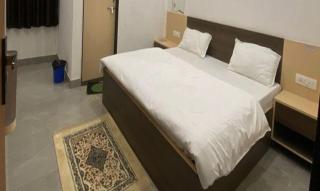 FabHotel Radhy Sham - 3