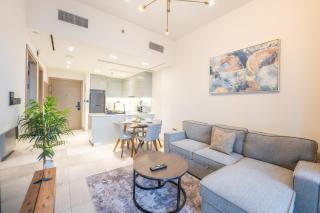 EasyGo - Binghatti Canal Burj Khalifa View 1 Bedroom - 1