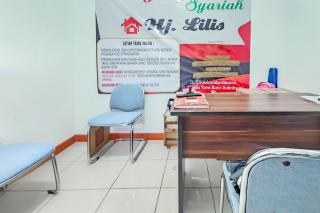 RedDoorz Syariah near Sukabumi Station - 9