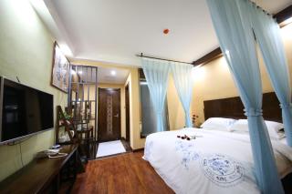 Yazhu Creekfront Boutique Hotel - 8