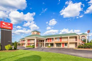 Econo Lodge Inn & Suites I-65 - 8