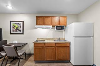 WoodSpring Suites San Antonio South - 3