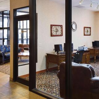 Radisson Hotel Bismarck - 2