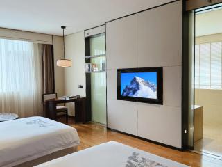 Dujiangyan Xinhua Haiyi Yulei Mountain Residence Hotel - 2