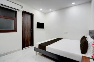 Hotel Cashev & front of Paharganj Side Railway station - 3