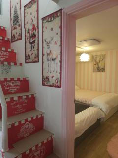 Warm, Cozy,Perfect Location,Airport Taxi Arrangement, Caring Host - 0