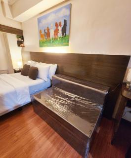 Tagaytay Condo Staycation- Taal-view with balcony - 2