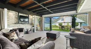 Couple’s Retreat - 1