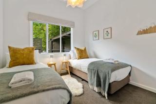 Central Lake Views - Habeke K - 1