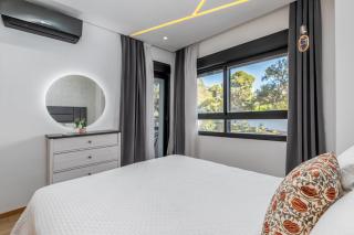 Luxury Pool View 3BR 2BA, 5-min to TGV, Elevator - 5