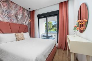 Luxury Pool View 3BR 2BA, 5-min to TGV, Elevator - 8