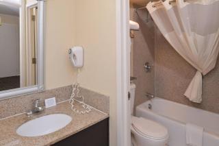 Quality Inn & Suites Montebello - Los Angeles - 2