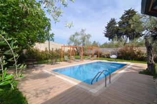 Villa Retreat with Private Pool & Meals Included - 0