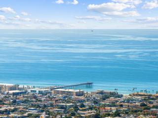 PB Ocean Views - Garage, Parking, King Bed - 5