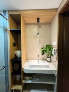 Modern Studio Apartment - 4