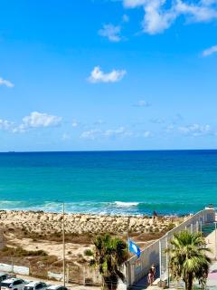 Alona's Apartments- sea&sunsets - 9